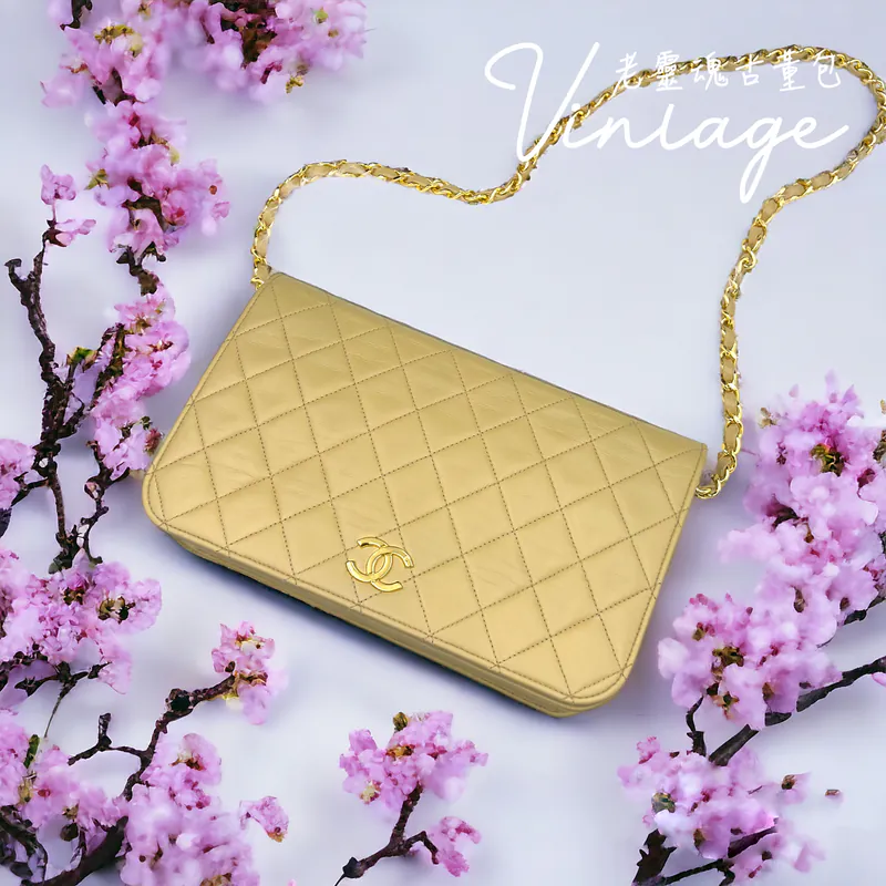 𝐂𝐡𝐚𝐧𝐞𝐥 奶茶釘釦口蓋包