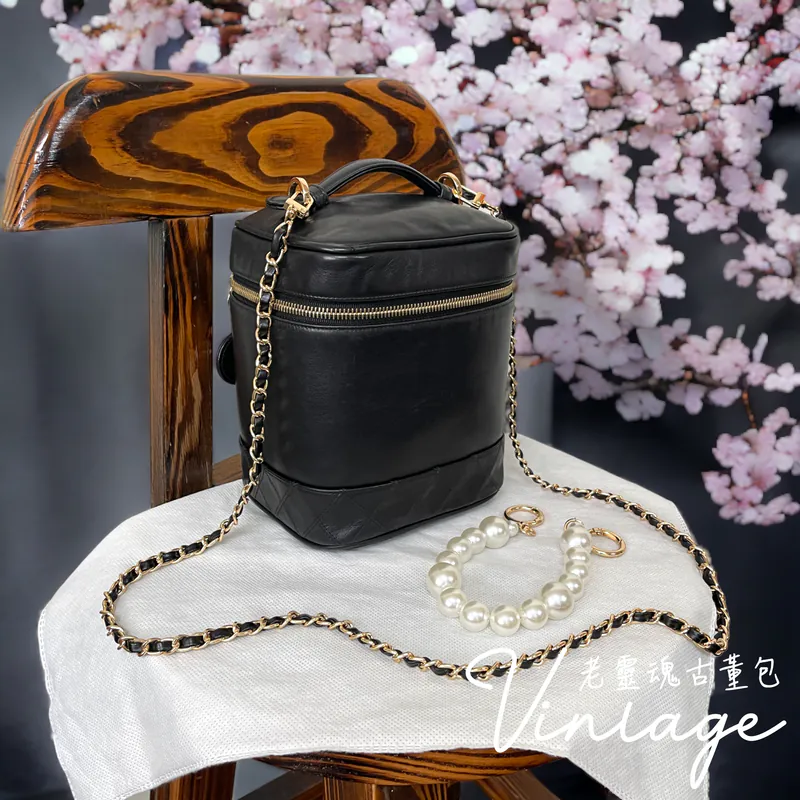CHANEL 黑羊手提化妝包